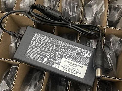 Delta 19V 1.58A Laptop AC Adapter 笔记本电源，笔记本电源5.5 x 2.5mm 